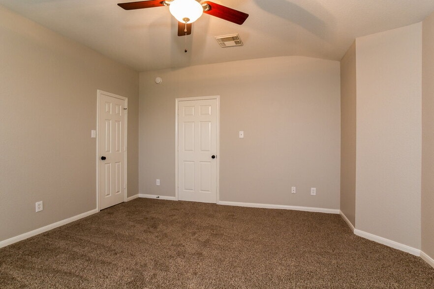 Building Photo - 1815 Adriana Ln