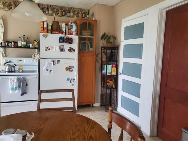 Building Photo - 1259 Queen St