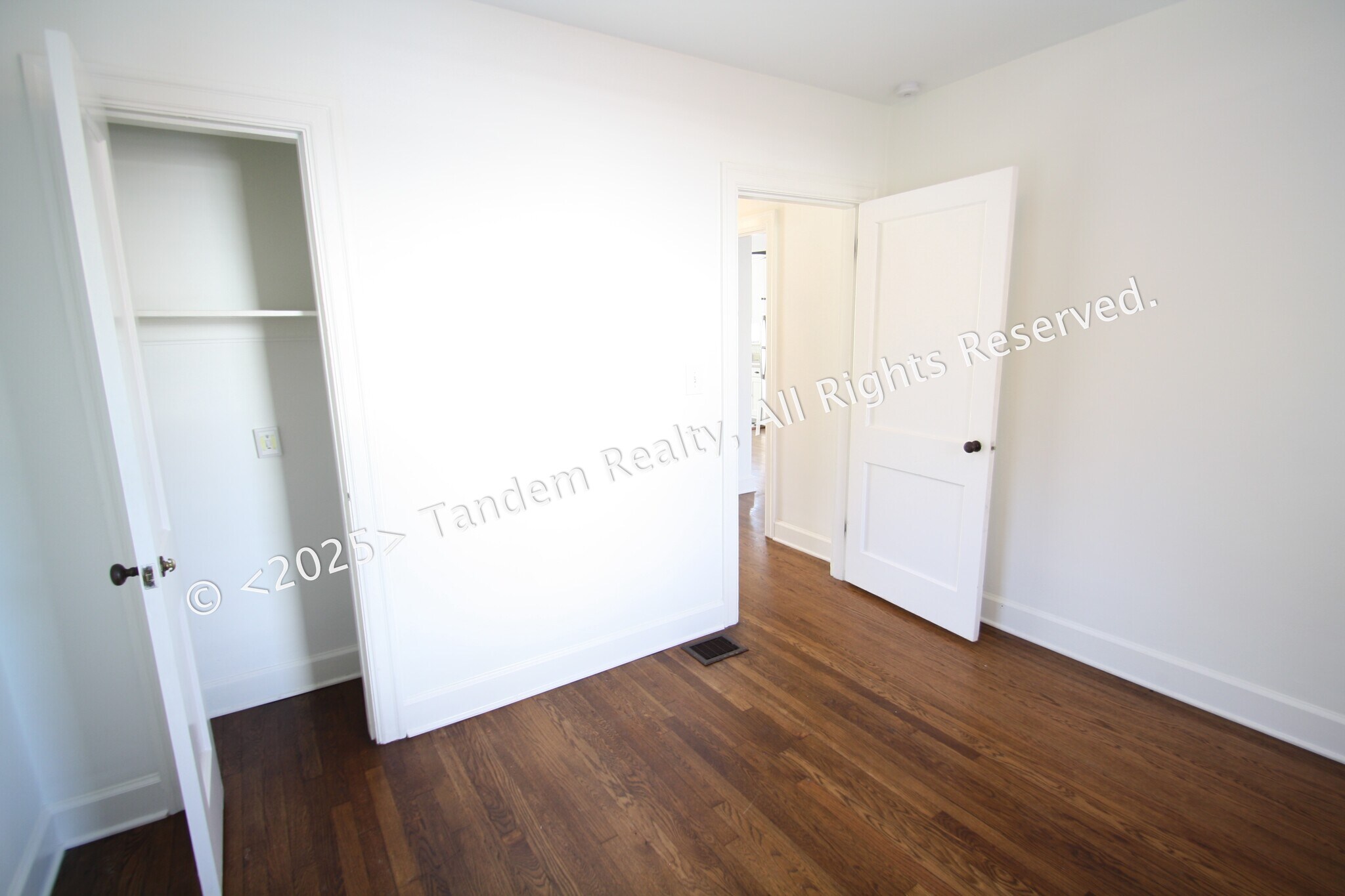 Building Photo - 720 Powers Ave