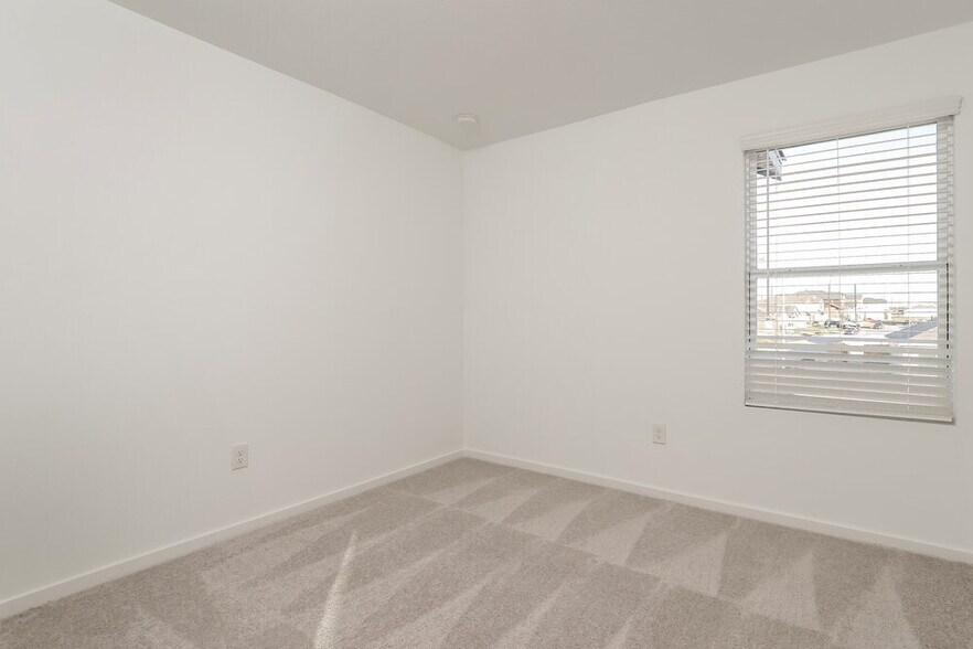 Building Photo - 253 Amy Aly