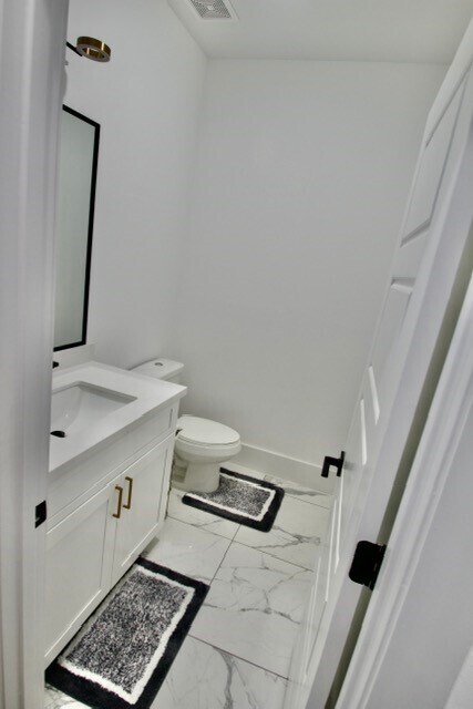 Building Photo - 861 Fisher St