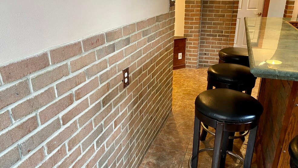 Building Photo - 2223 Noble St