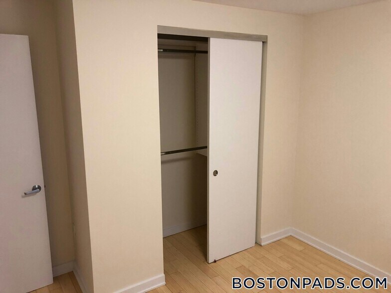Building Photo - 40 Boylston St