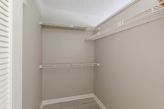 Building Photo - 1561 NE 12th Terrace
