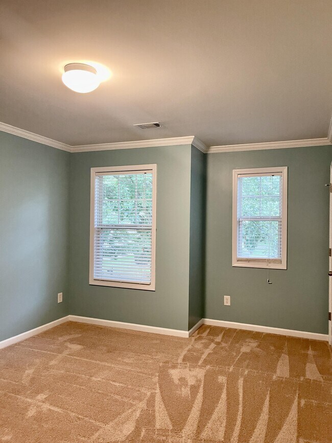 Building Photo - 2673 Winslow Ridge Dr NE