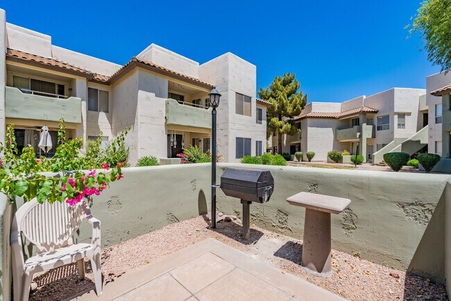 Building Photo - Chandler's Best-Kept Secret: Spacious Cond...