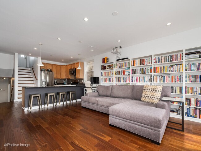 Building Photo - 3502 W Diversey Ave