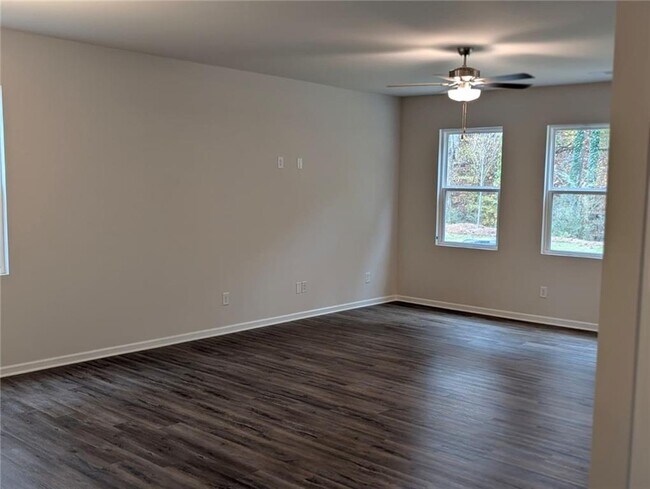 Building Photo - 116 Parkwood Dr