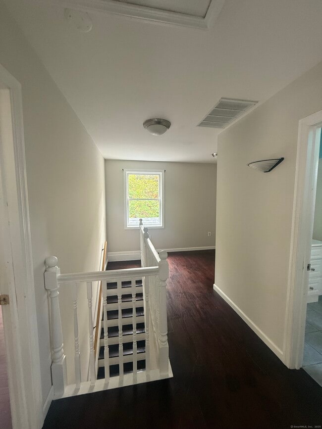 Building Photo - 770 Broadbridge Rd