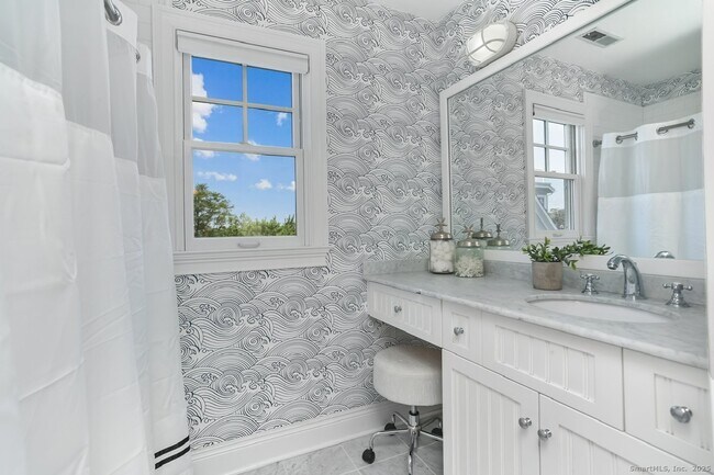 Building Photo - 1810 Fairfield Beach Rd