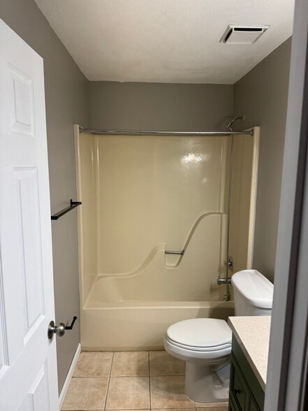 Building Photo - 3798 Treebrook Dr