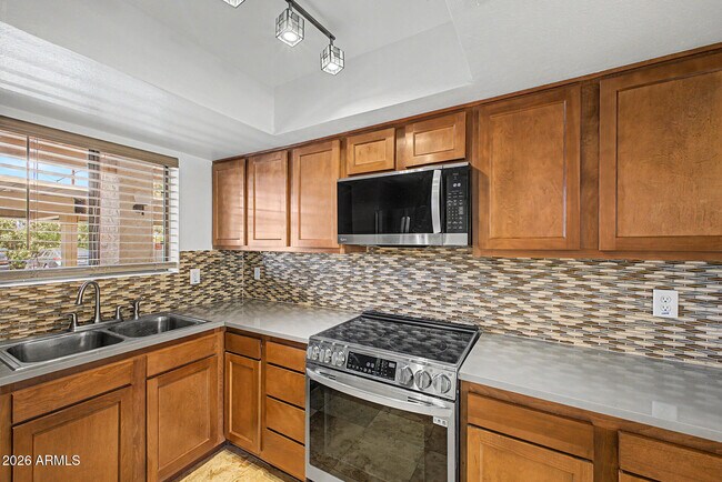 Building Photo - 709 S Power Rd