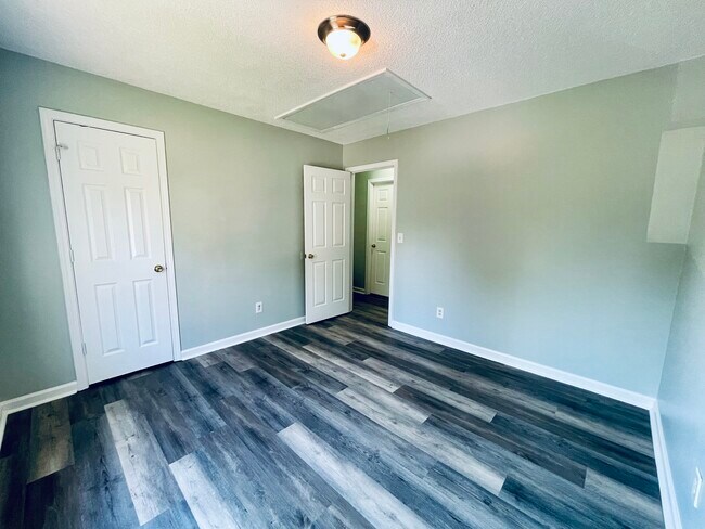Building Photo - 742 Shoal Cir