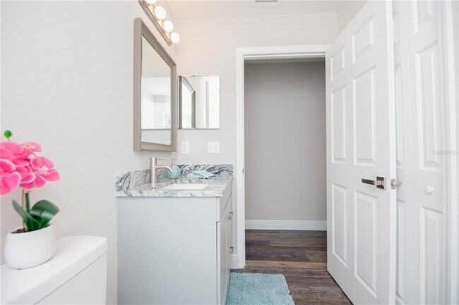 Building Photo - 8002 Carriage Pointe Dr