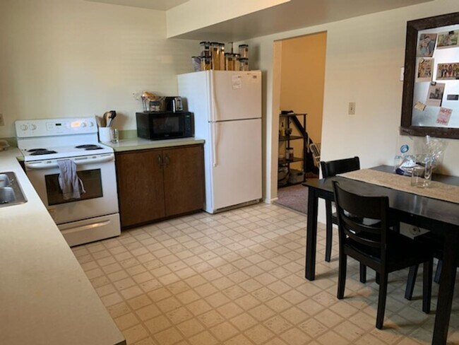 Building Photo - 1078 Virginia Cir