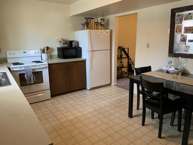 Building Photo - Orem 2 bed 1 bath