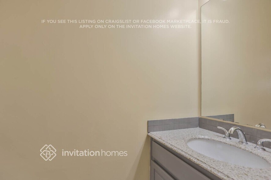 Building Photo - 2952 Two Lakes Cir