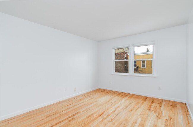 Building Photo - 310 70th St