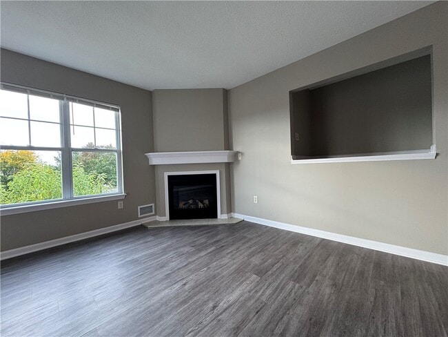 Building Photo - 808 Farmstead Ct