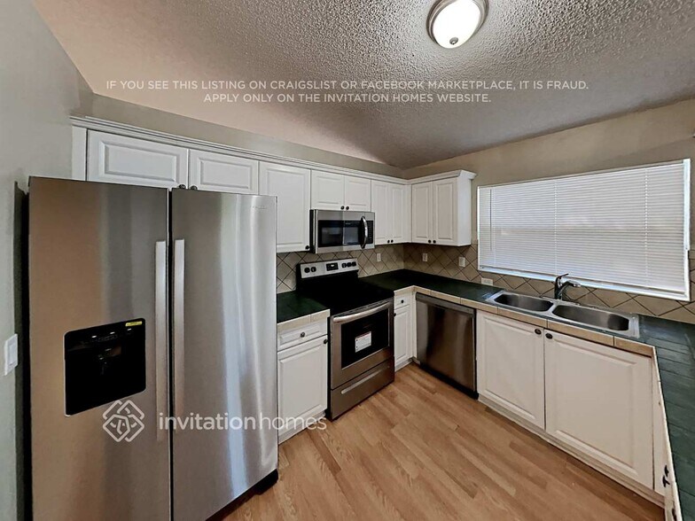 Building Photo - 6005 NW 45th Way