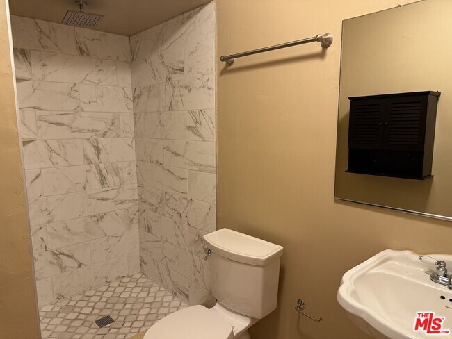 Building Photo - 2141 S Bentley Ave