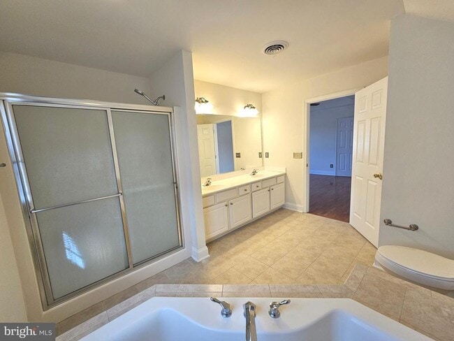 Building Photo - 165 Pitch Kettle Ct