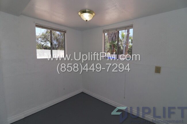 Building Photo - ** Holiday move in special** $1000 off 1st...