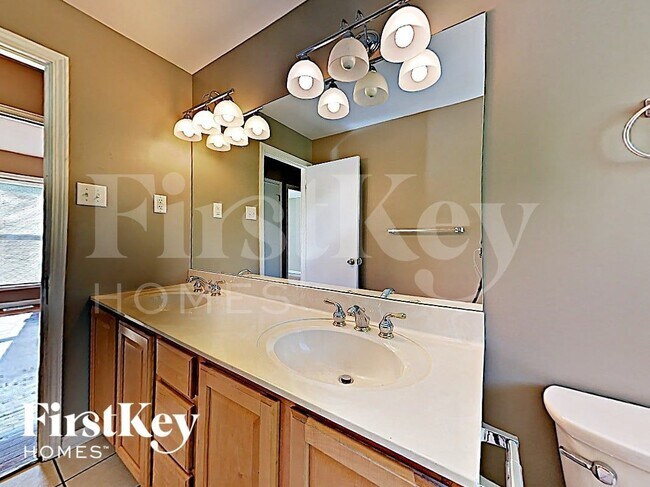 Building Photo - 11592 Las Ladera Dr