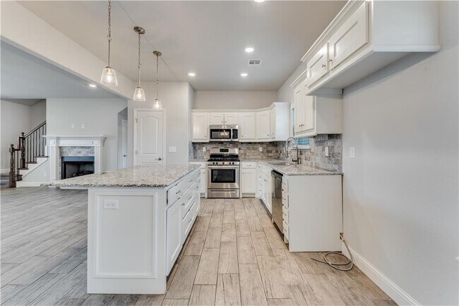 Building Photo - 582 Quartz Wy