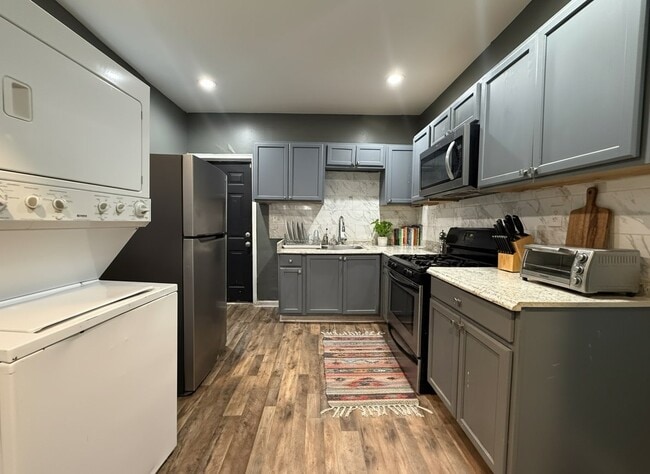 Building Photo - 5128 Ogden St