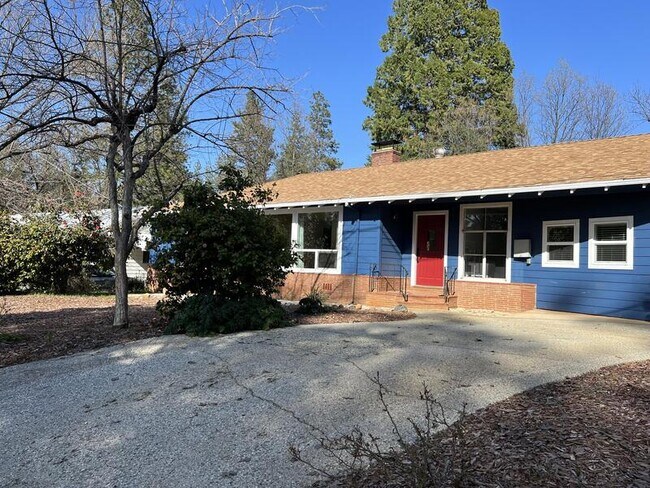 Primary Photo - 10611 Cedar Way