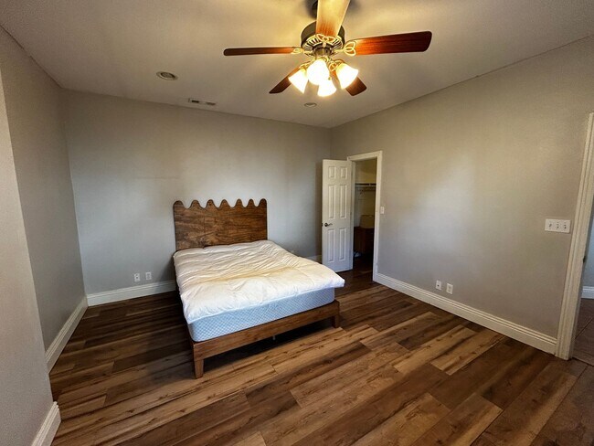 Building Photo - Fayetteville Home in Salem Village Subdivision!