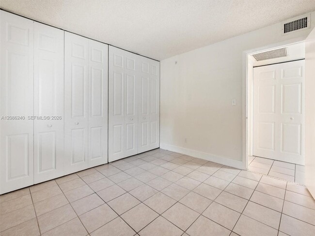 Building Photo - 1424 SW 131st Pl Cir E
