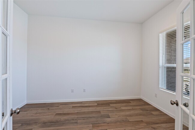 Building Photo - 5003 Park Willow Dr