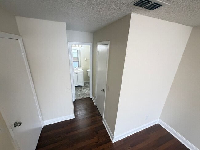 Building Photo - PRICE DROP! Orlando: 2BD/ 2BA - A Bright, Comfortable Home Designed for Everyday Living! WASHER &...