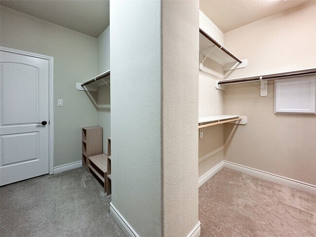 Building Photo - 23 Jonquil Pl