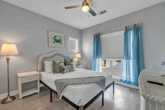 Building Photo - 61 Sunfish St