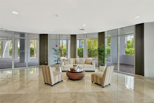 Building Photo - 6515 Collins Ave