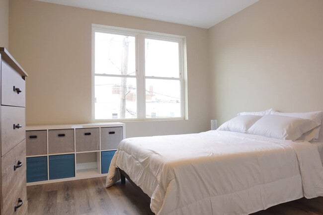 Building Photo - 140 Pearl St