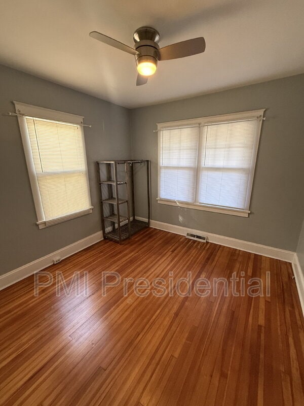 Building Photo - 608 W 19th St