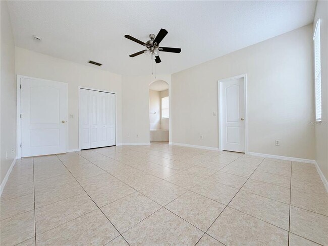 Building Photo - 4932 Bellthorn Dr