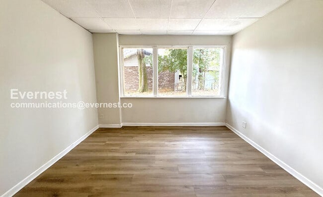 Building Photo - 434 Hillside Rd