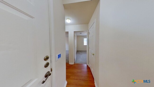 Building Photo - 102 Hersee Ct