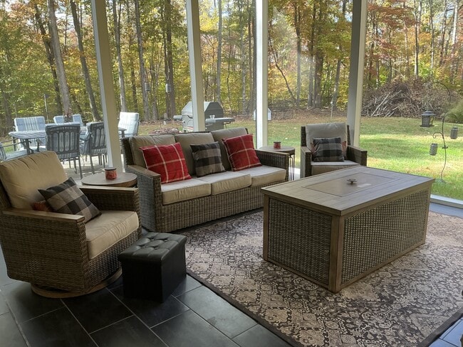 Building Photo - 291 North St