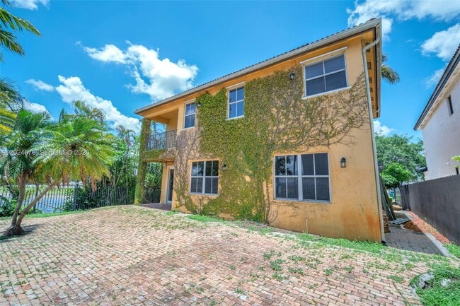 Building Photo - 2155 SW 156th Ct