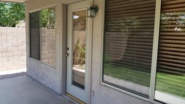 Building Photo - 3-bedroom at Val Vista & Guadalupe in Gilbert