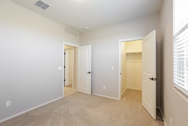 Building Photo - 16636 W Jenan Dr