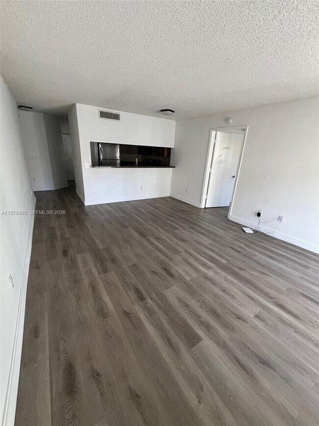 Building Photo - 440 S Park Rd