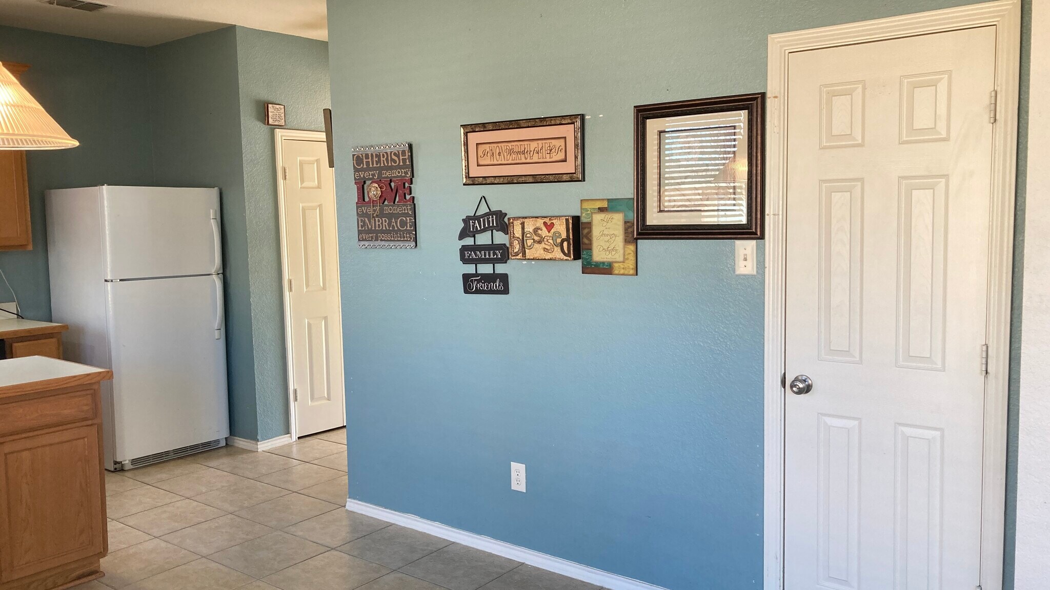 Building Photo - 340 Turquoise Dr