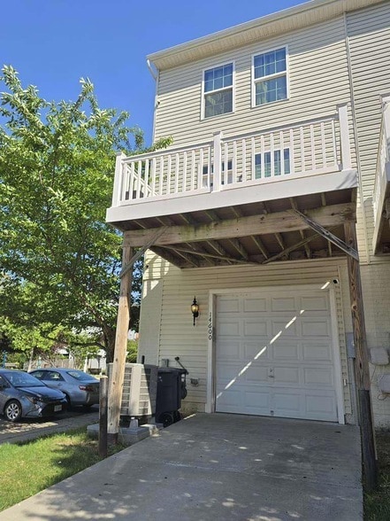 Building Photo - 14600 Featherstone Gate Dr